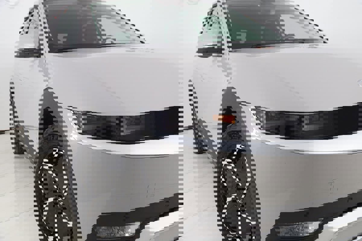 Used 2024 Hyundai Ioniq 5 SEL image 16