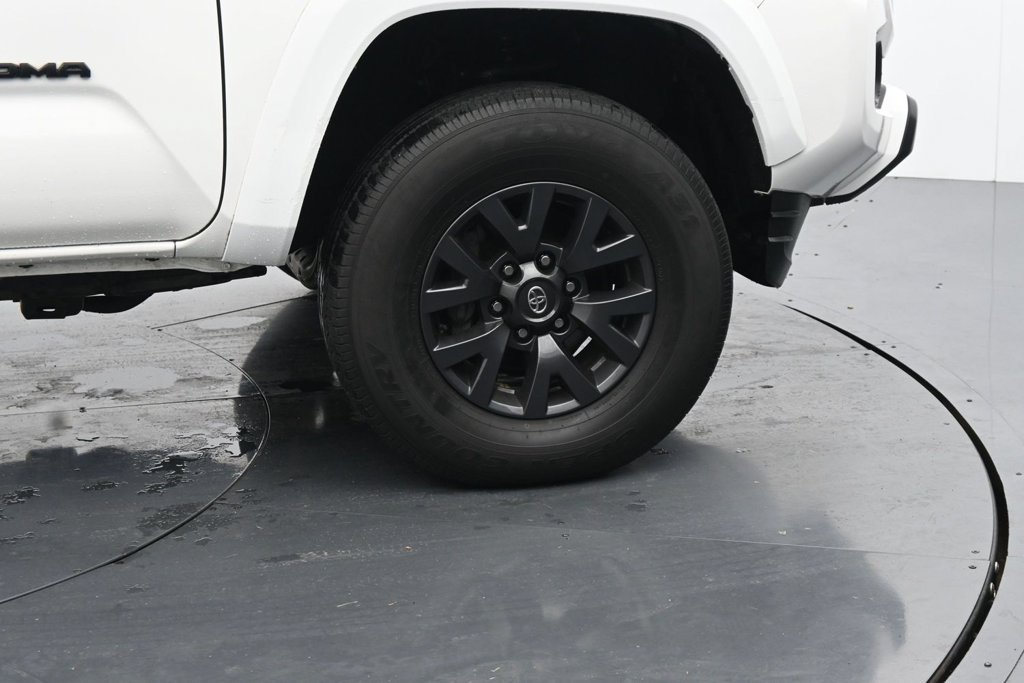 Used 2023 Toyota Tacoma SR5 AWD/4WD image 11
