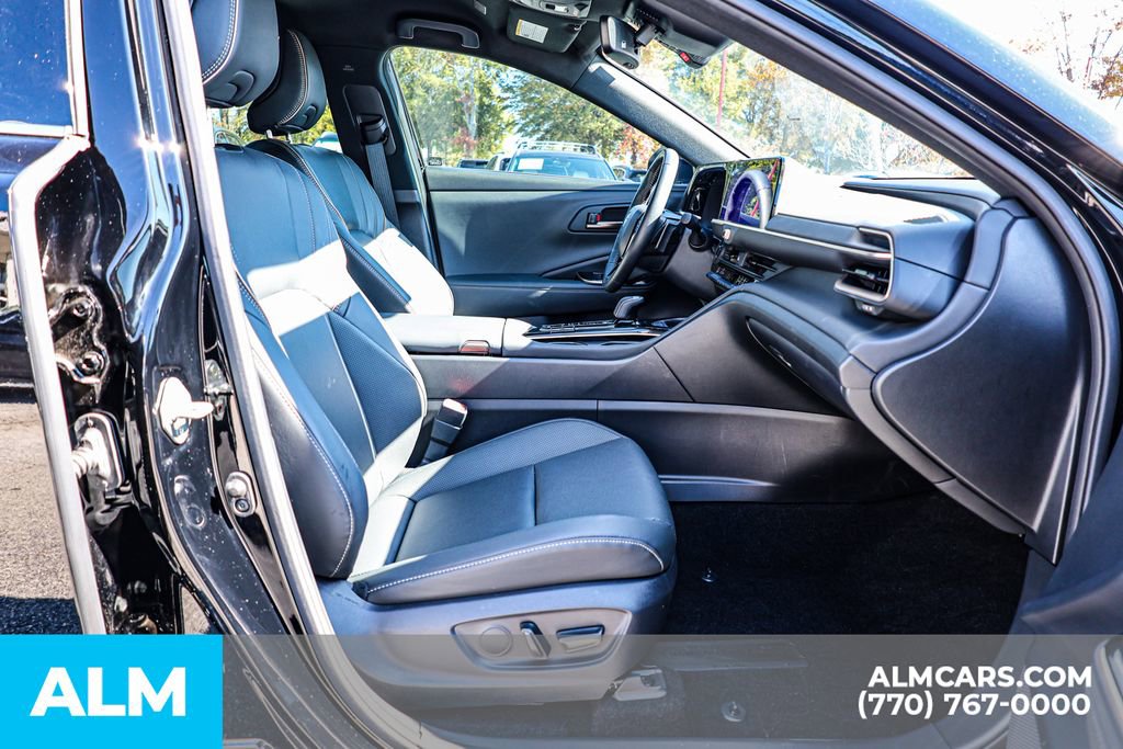 Used 2025 Toyota Crown Signia image 22