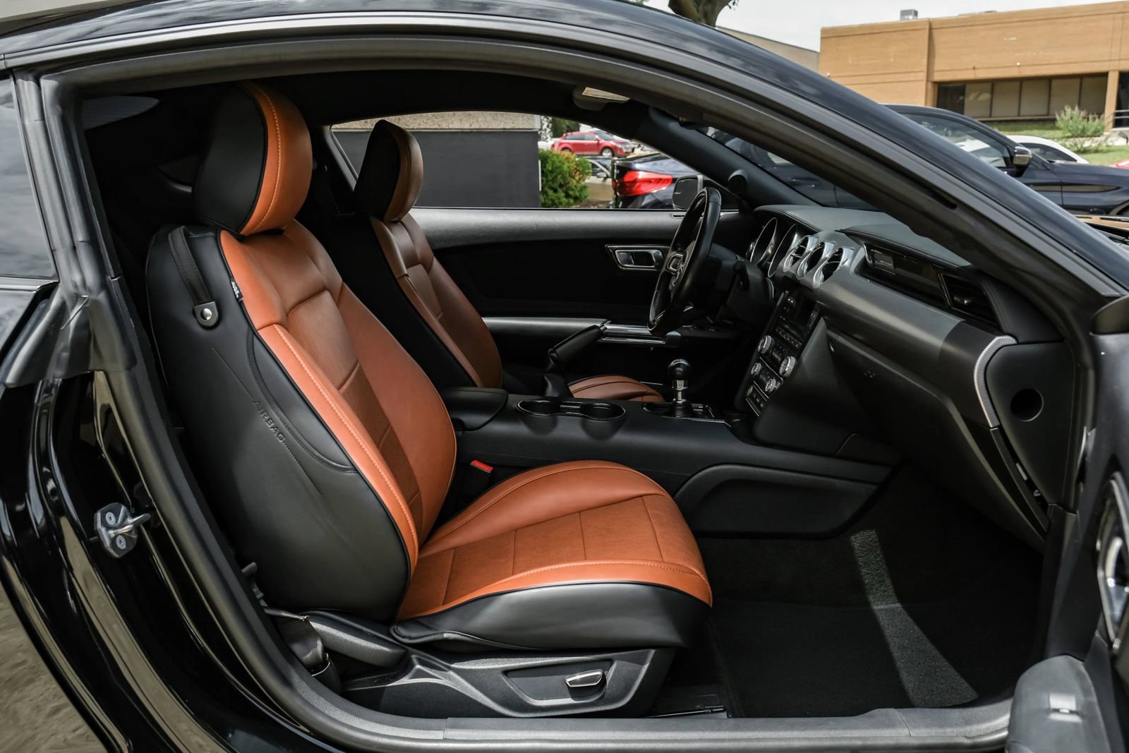 Used 2018 Ford Mustang GT RWD image 30