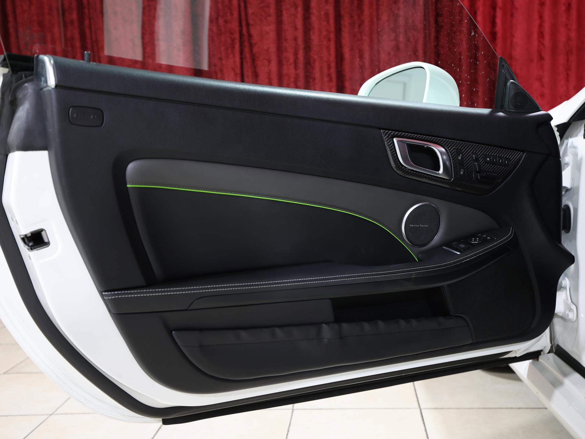 Used 2015 Mercedes-Benz SLK 250 image 13