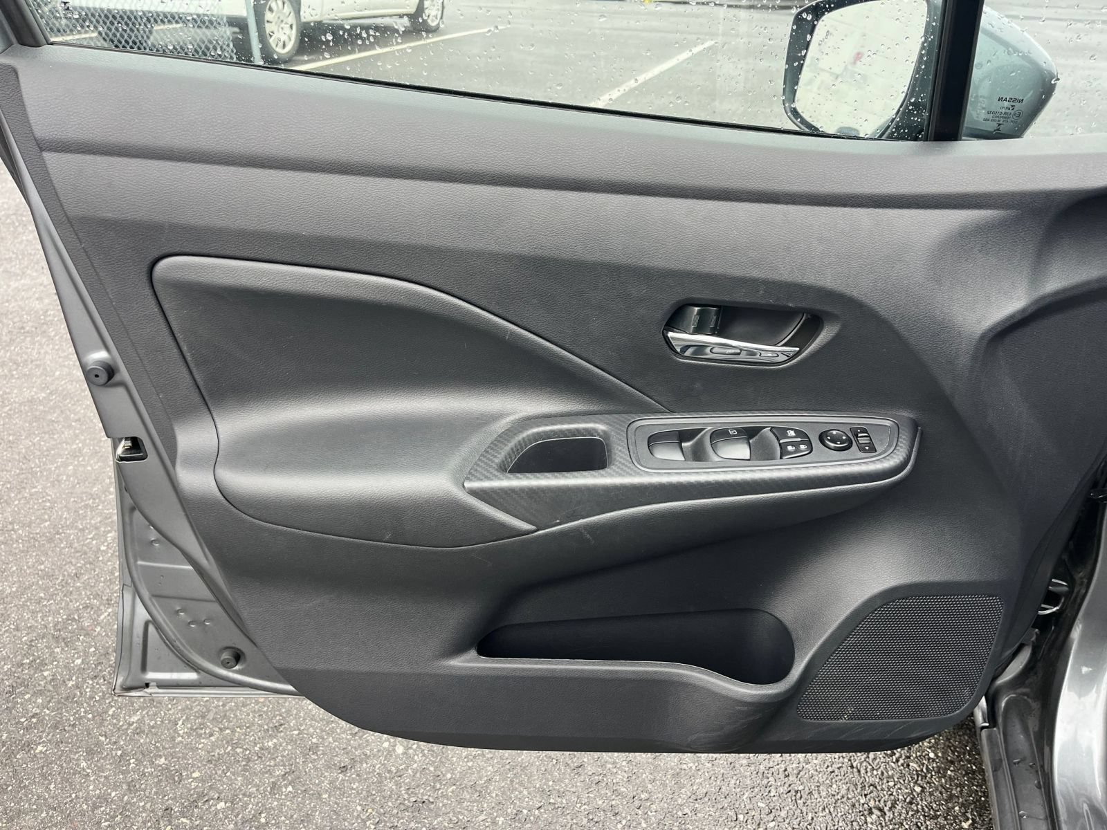 Used 2025 Nissan Versa SV FWD image 18