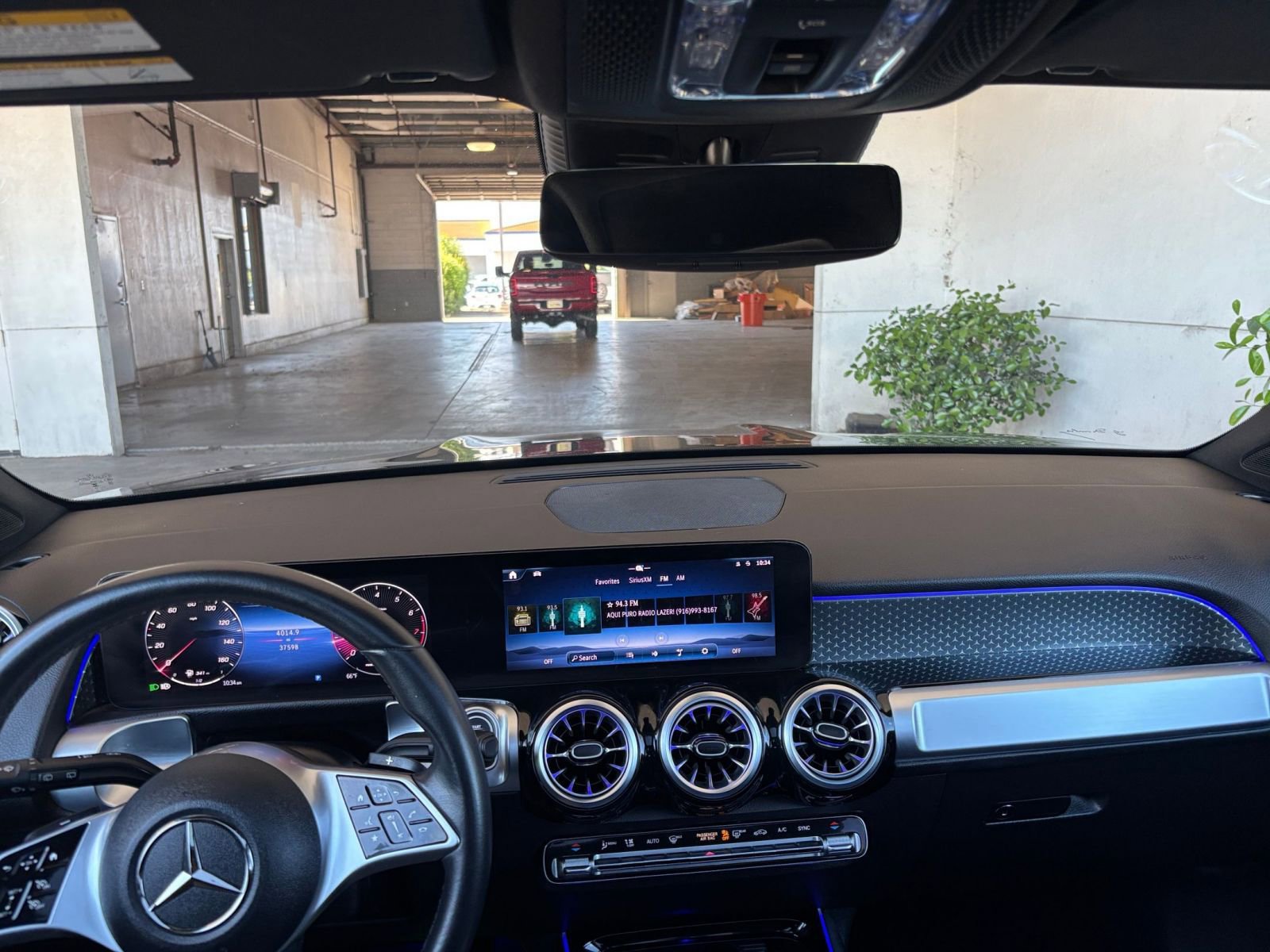 Used 2025 Mercedes-Benz GLB 250 image 34