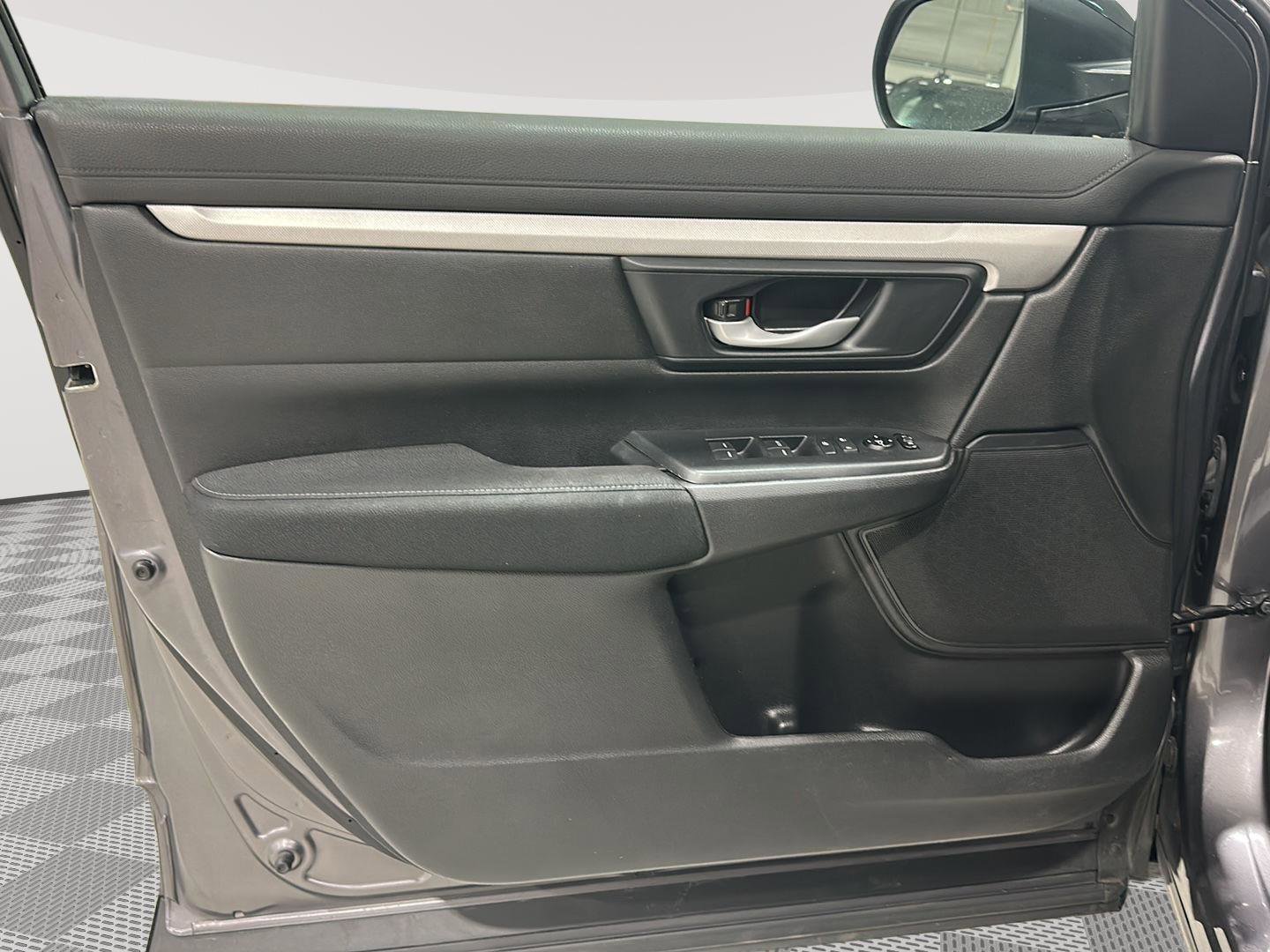 Used 2020 Honda CR-V LX image 19