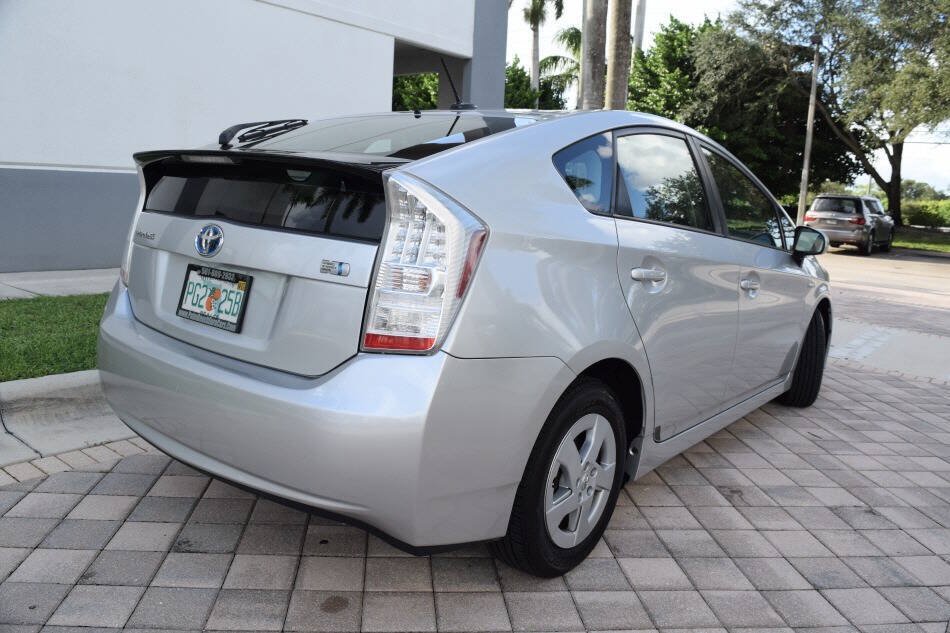 Used 2010 Toyota Prius Two FWD image 6