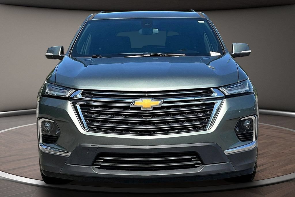 Used 2023 Chevrolet Traverse LT FWD image 2