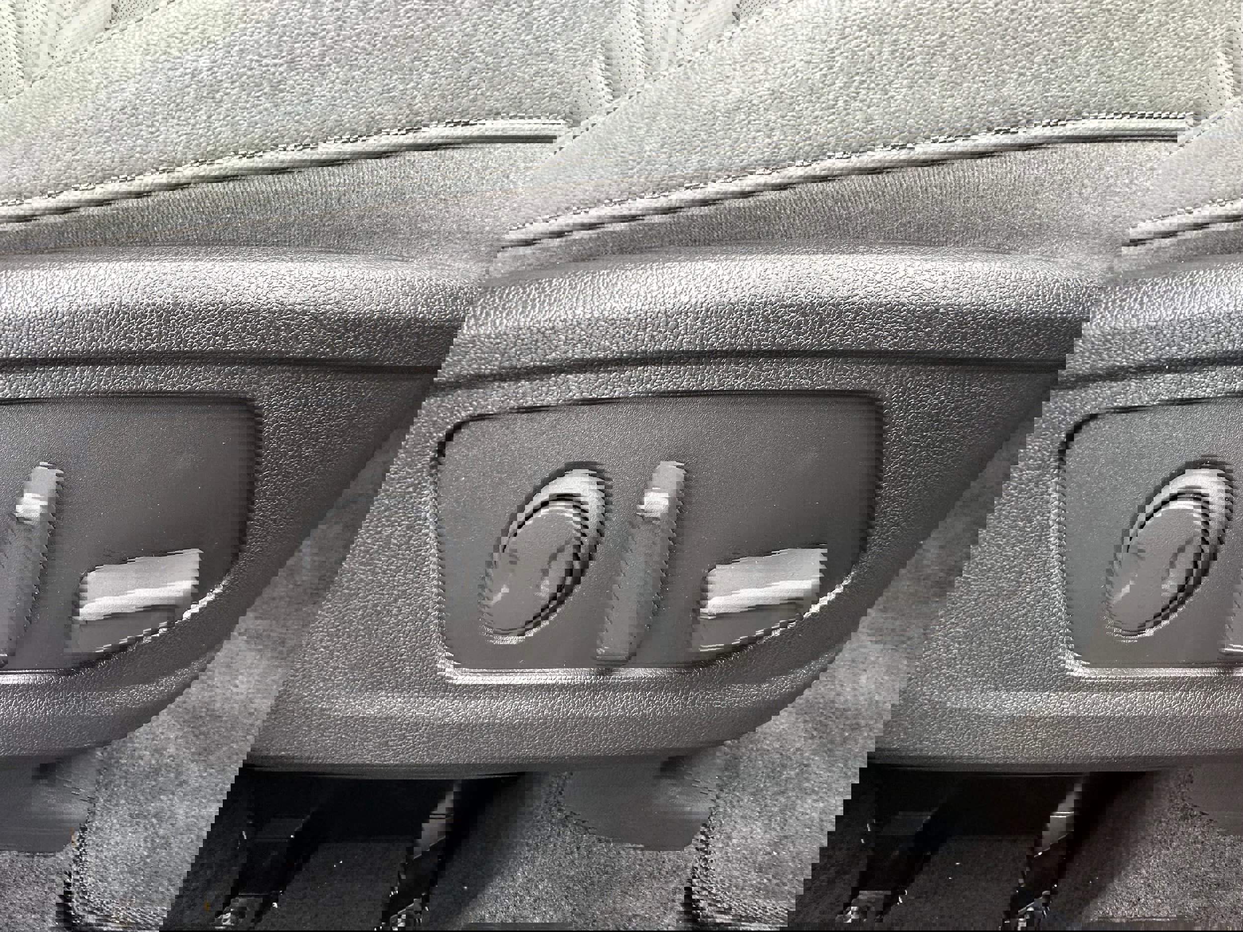 Used 2025 Kia Sorento SX Prestige w/ Sage Leather Package image 32