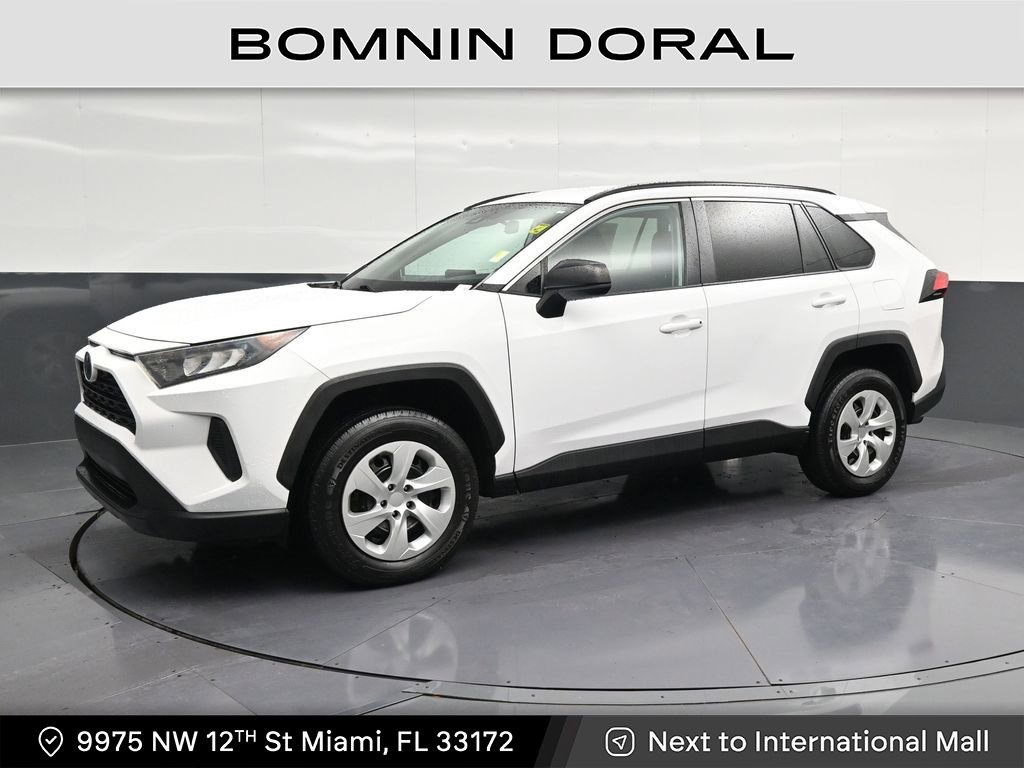 Used 2020 Toyota RAV4 LE FWD image 1