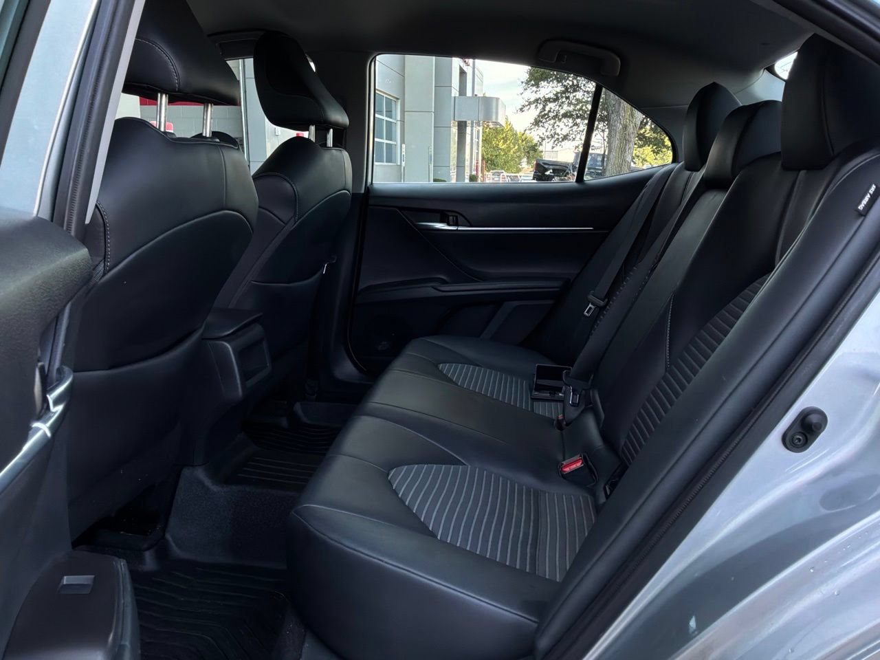 Used 2023 Toyota Camry SE FWD image 12