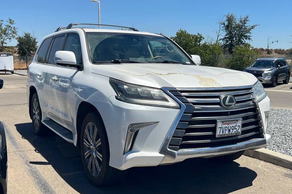 Used 2017 Lexus LX 570 4WD image 2