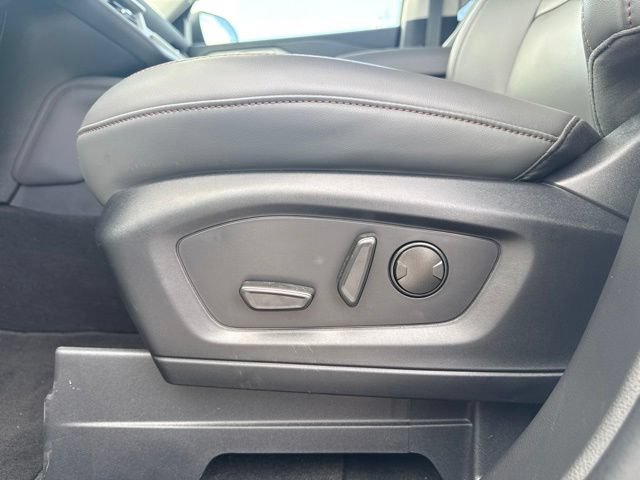 Used 2025 Ford Explorer Active w/ Active Comfort Package RWD image 27