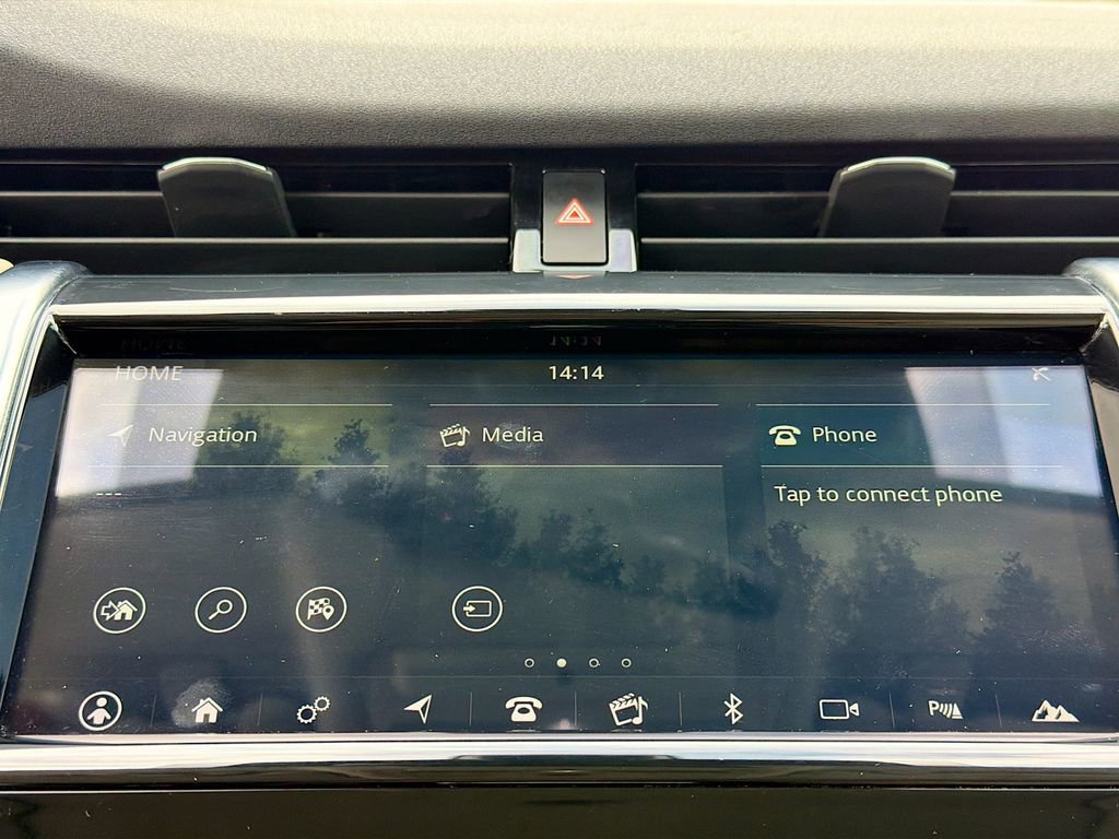 Used 2020 Land Rover Discovery Sport SE image 30