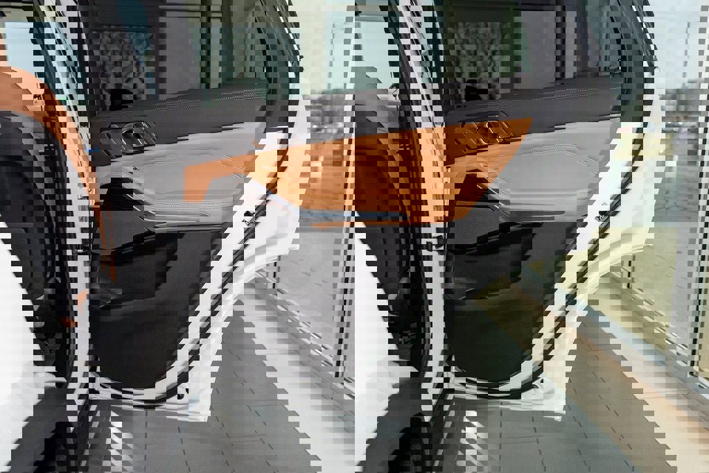 New 2026 BMW X5 xDrive50e w/ Premium Package image 36