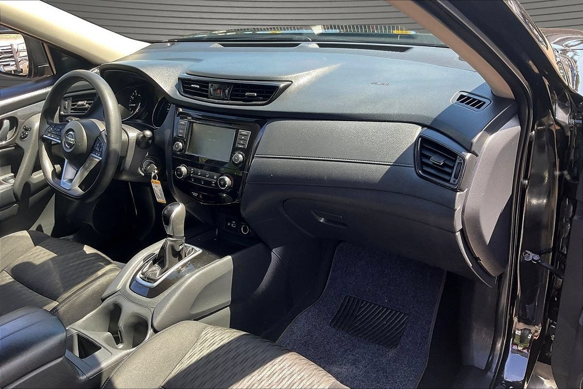 Used 2020 Nissan Rogue S FWD image 26