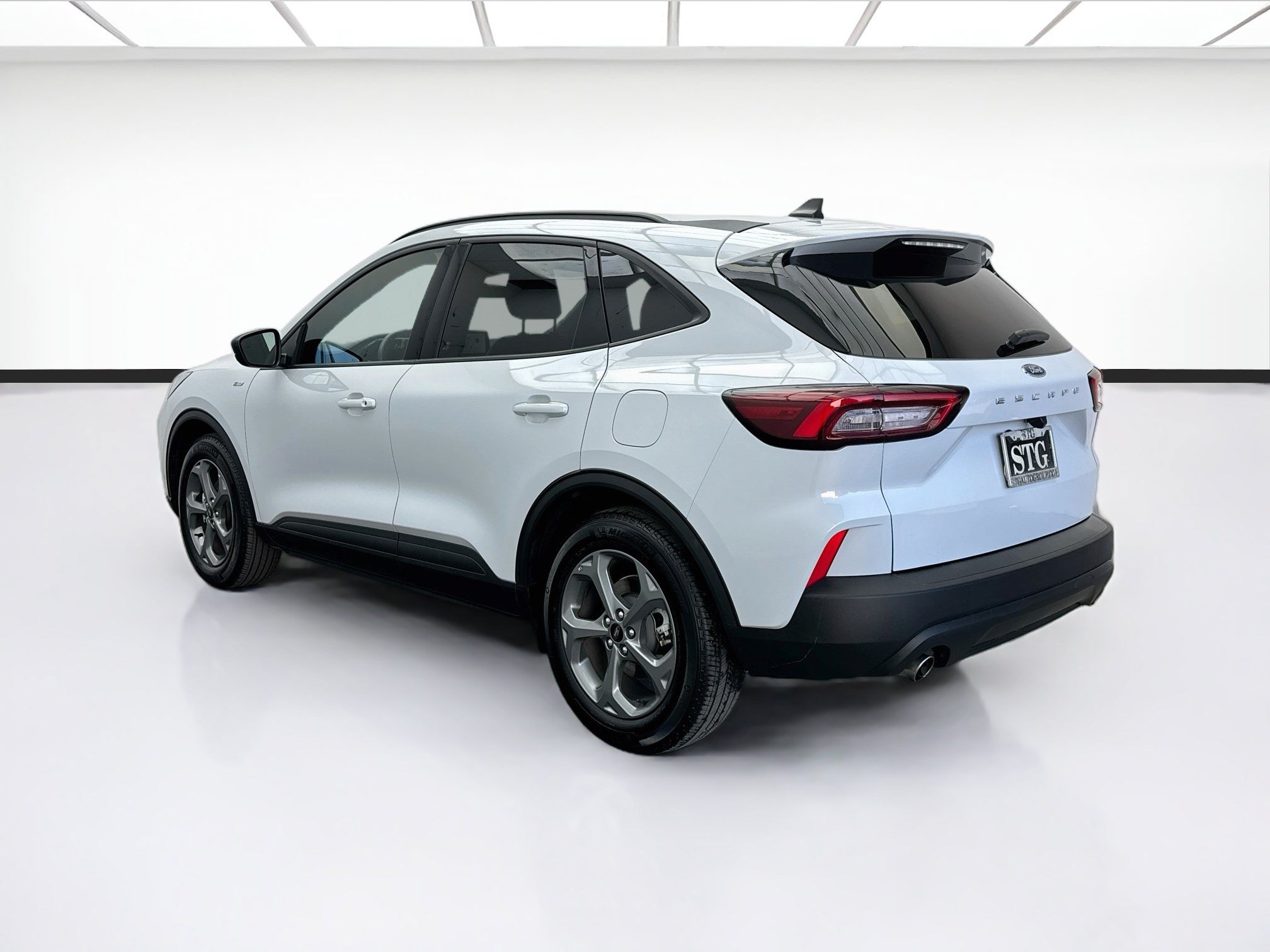 Used 2025 Ford Escape ST-Line FWD image 6
