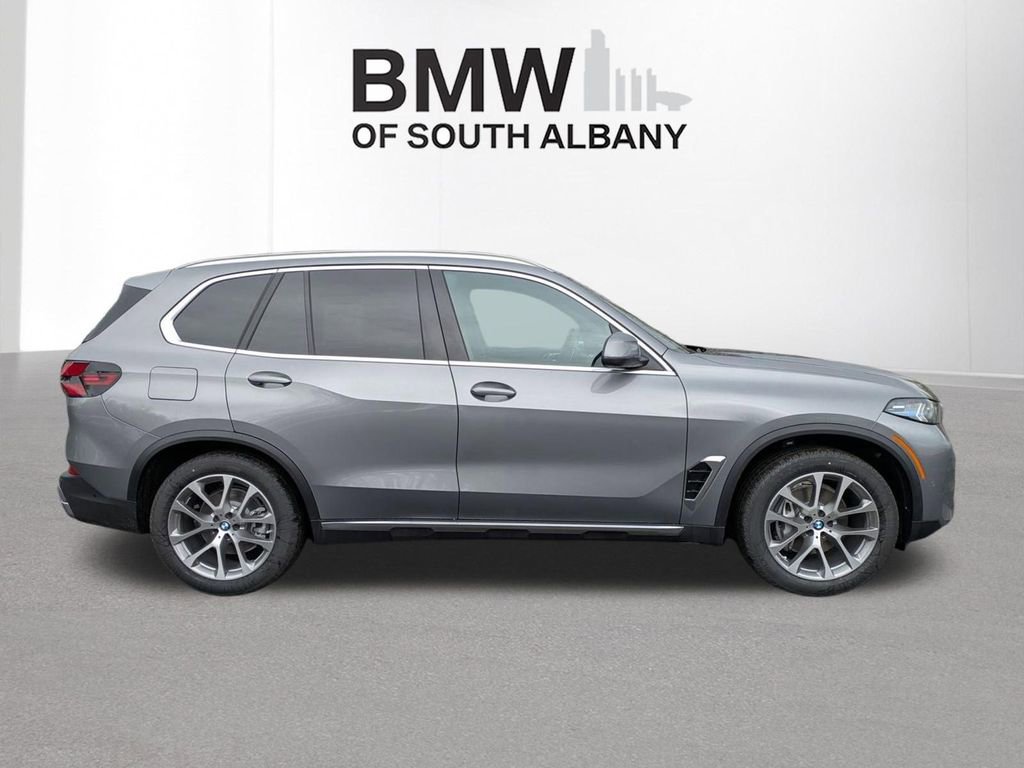 New 2026 BMW X5 xDrive40i w/ Climate Comfort Package image 3