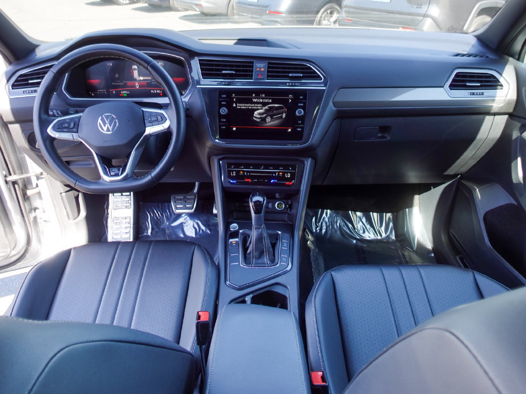 Used 2023 Volkswagen Tiguan SE R-Line FWD image 26