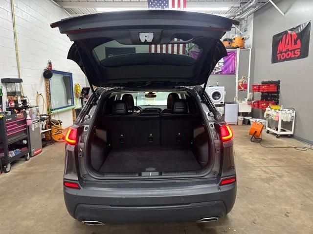 Used 2021 Jeep Cherokee Latitude Lux FWD image 22