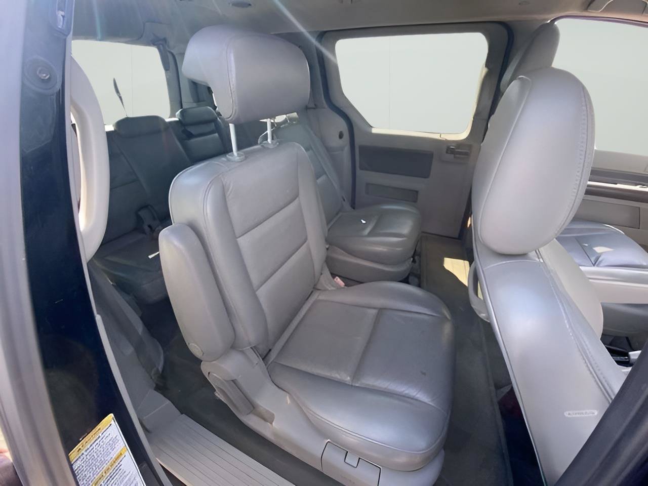 Used 2004 Ford Freestar Limited FWD image 2