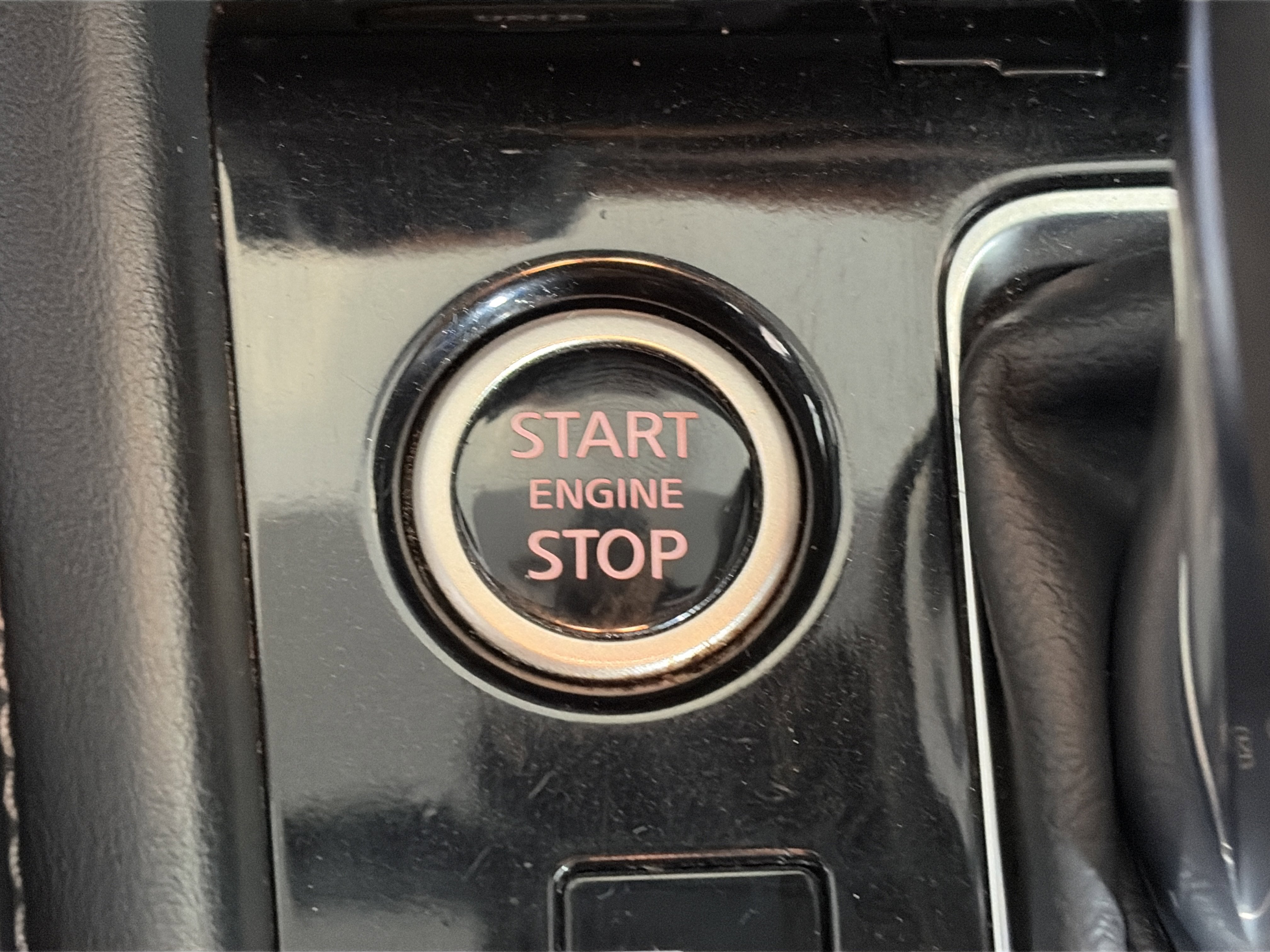 Used 2024 Nissan Kicks SR image 23