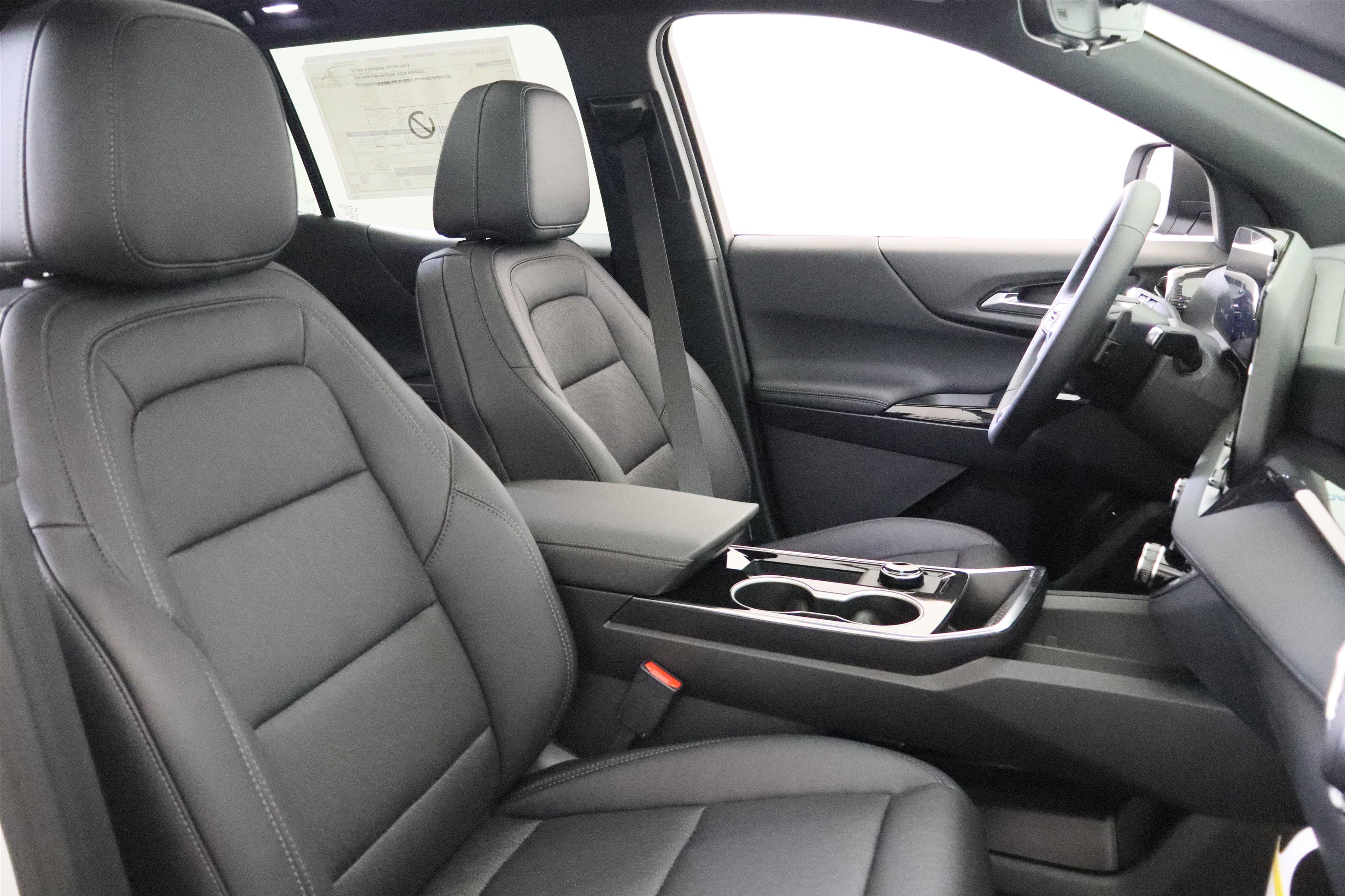 New 2026 Chevrolet Equinox LT w/ Convenience Package II AWD/4WD image 21
