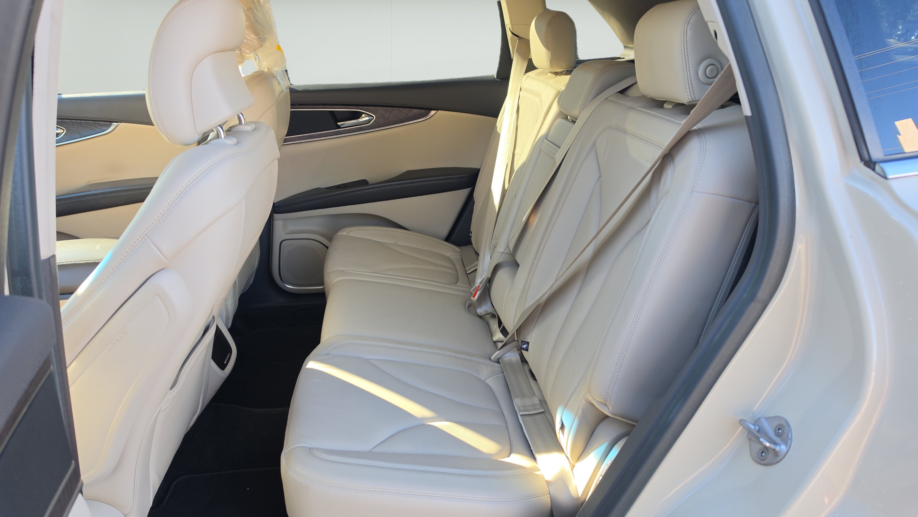 Used 2016 Lincoln MKX Select w/ Select Plus Package FWD image 20