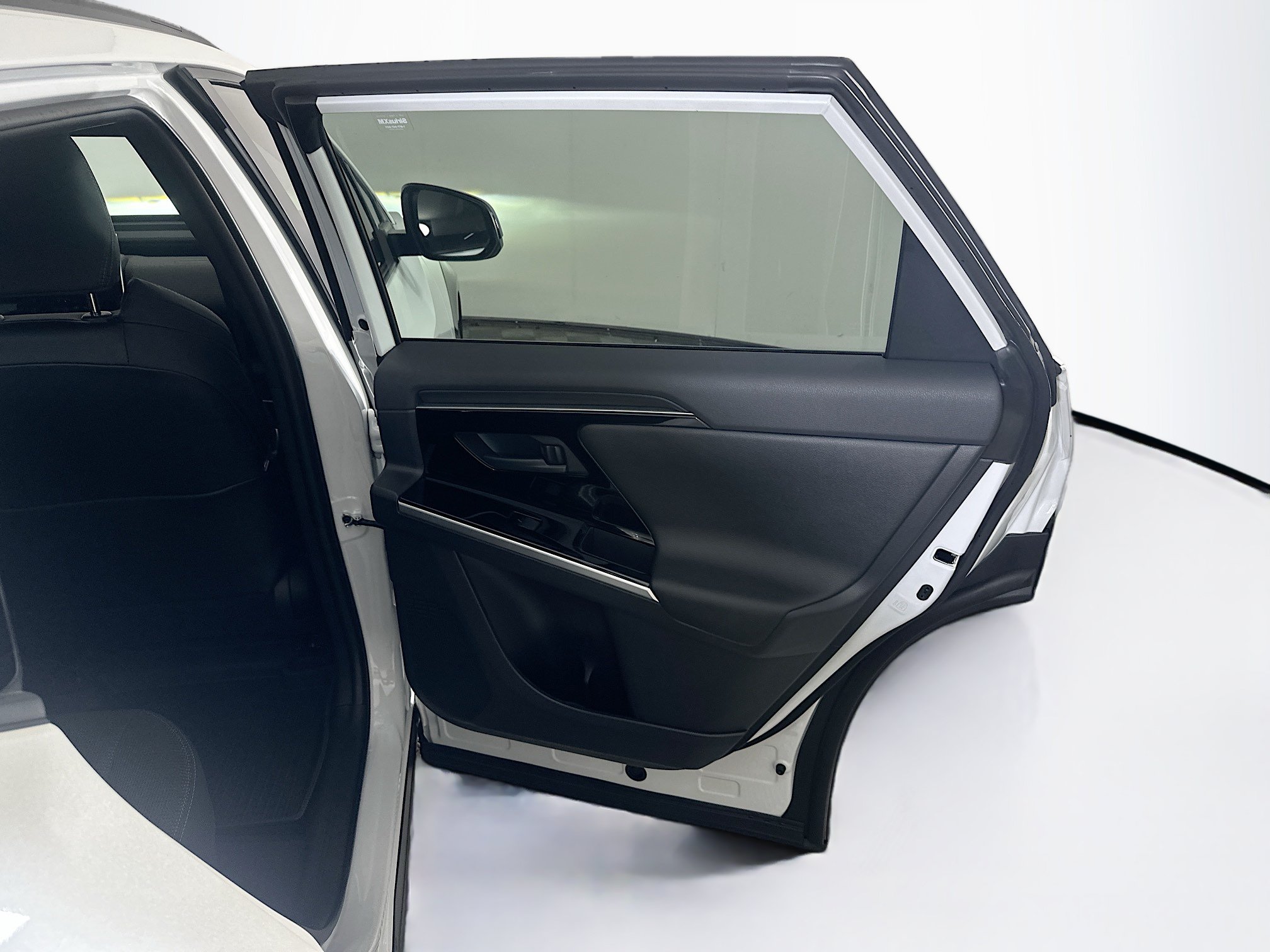 Used 2025 Toyota bZ4X FWD image 33