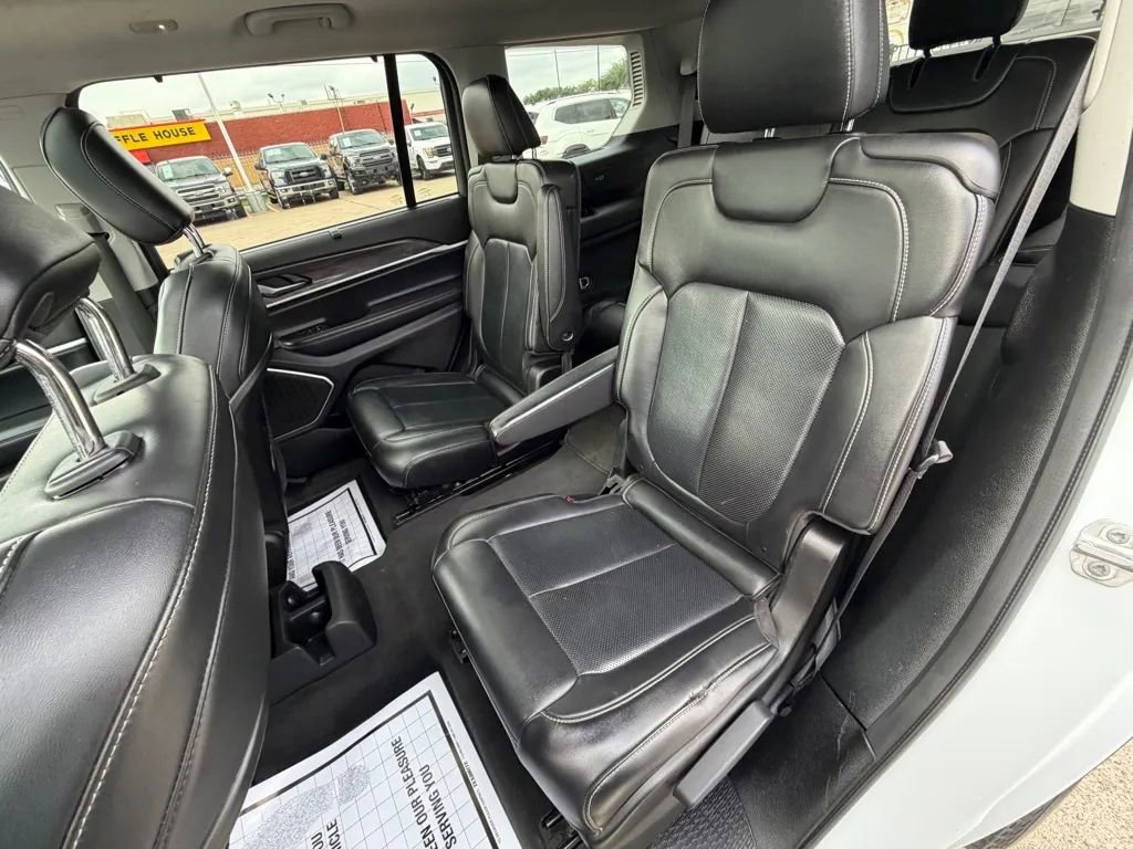 Used 2022 Jeep Grand Cherokee L Limited w/ Luxury Tech Group II AWD/4WD image 25
