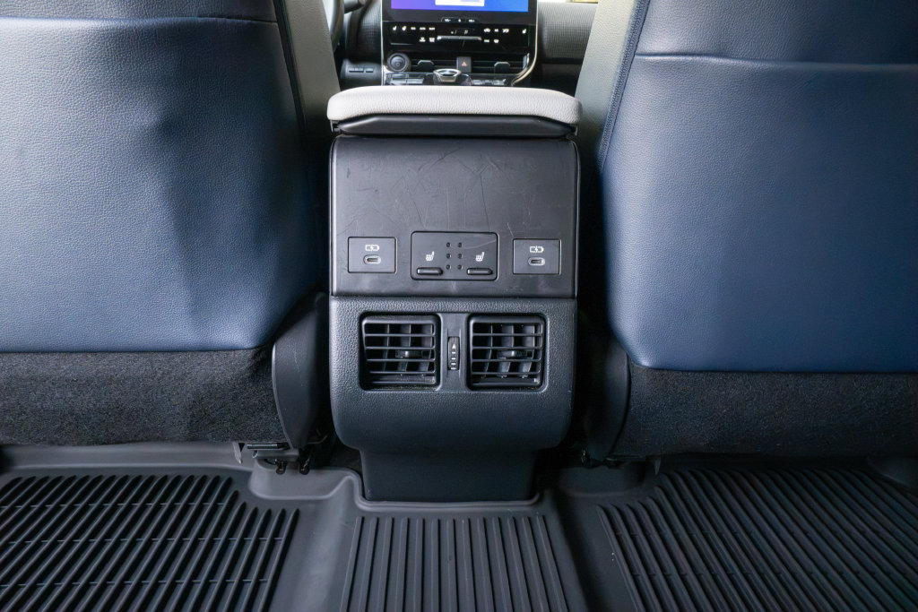 Used 2023 Subaru Solterra AWD image 18