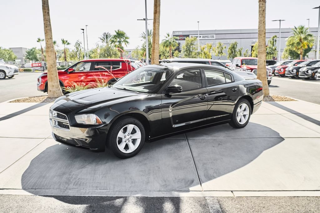 Used 2013 Dodge Charger SE RWD image 5