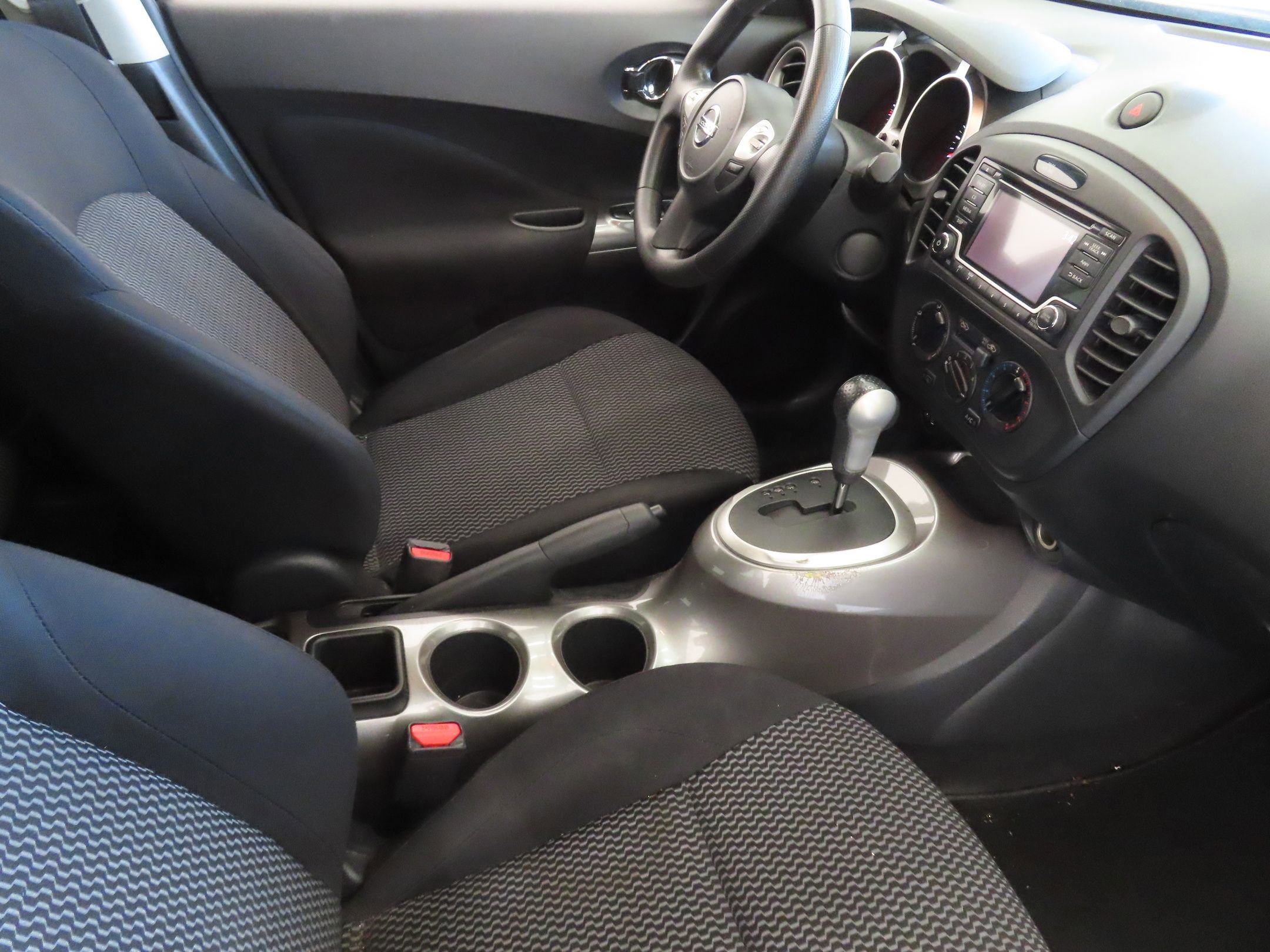Used 2016 Nissan Juke S FWD image 26
