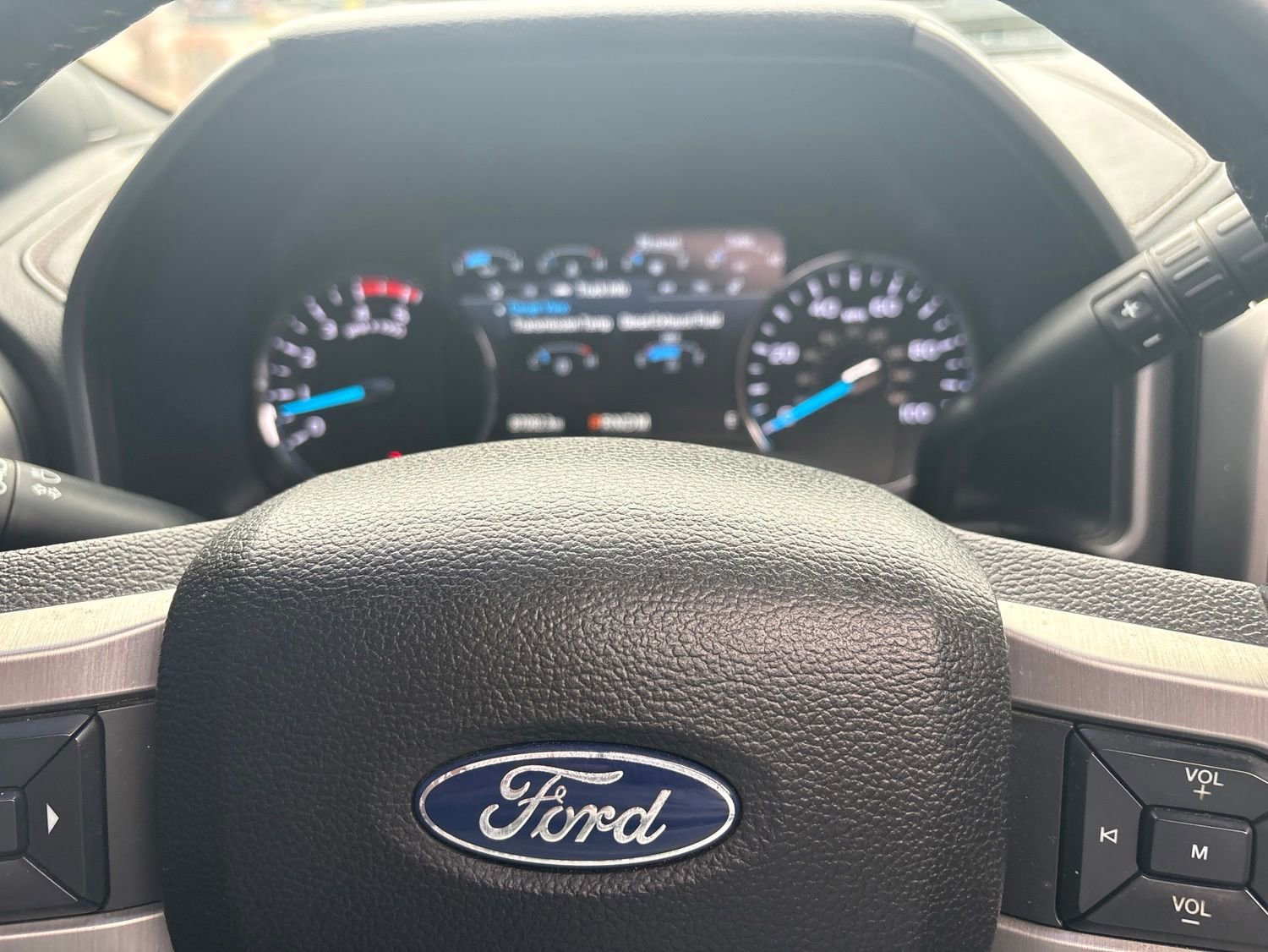 Used 2020 Ford F250 Platinum w/ FX4 Off-Road Package AWD/4WD image 26
