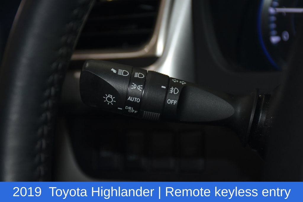 Used 2019 Toyota Highlander XLE w/ Protection Package #3 AWD/4WD image 10