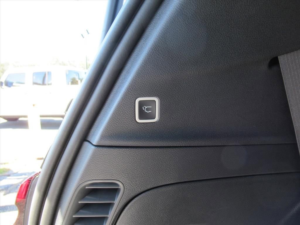New 2026 Chrysler Pacifica Select FWD image 30