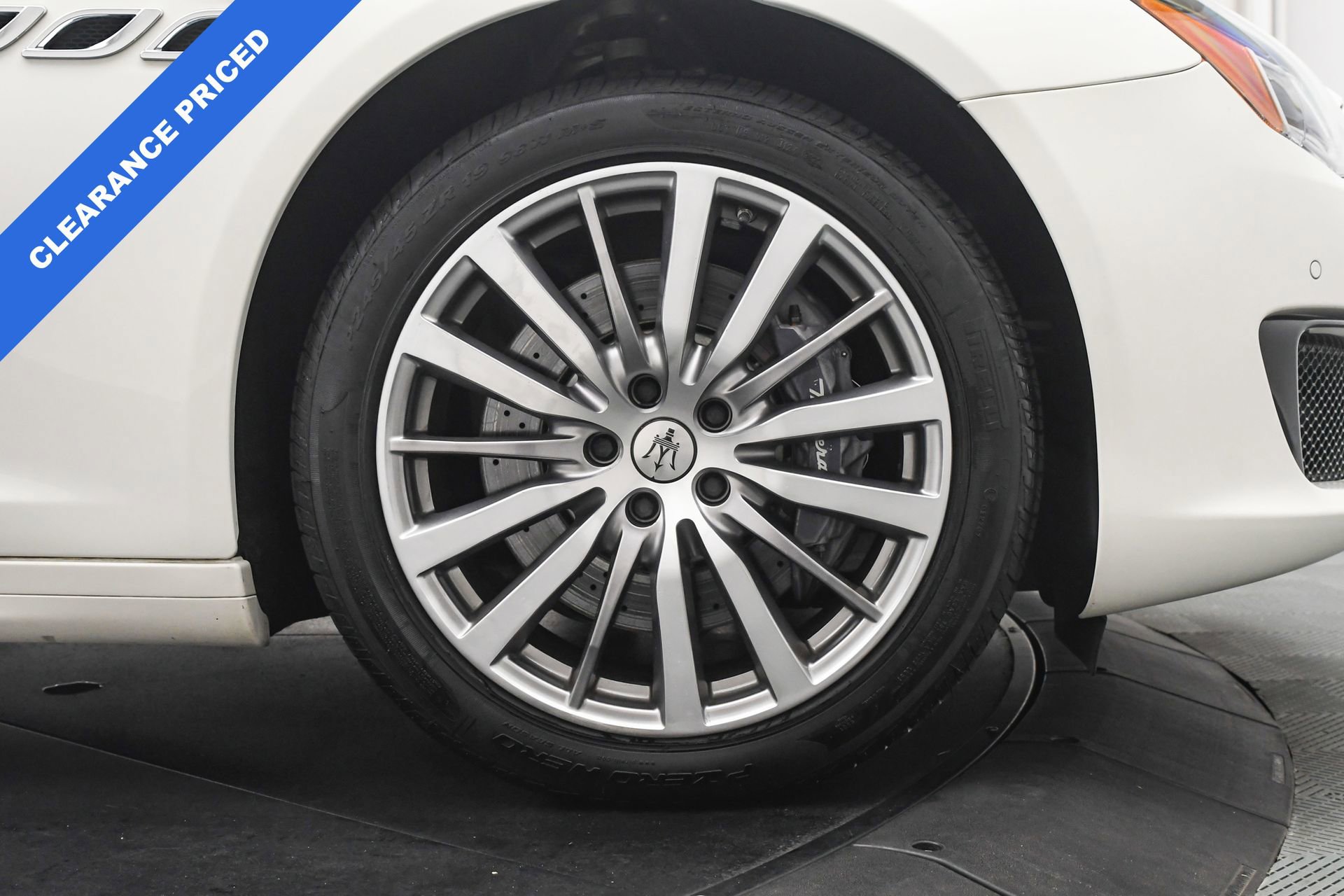 Used 2022 Maserati Quattroporte Modena Q4 image 33