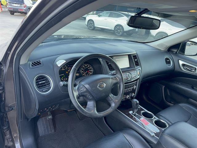 Used 2015 Nissan Pathfinder Platinum FWD image 25
