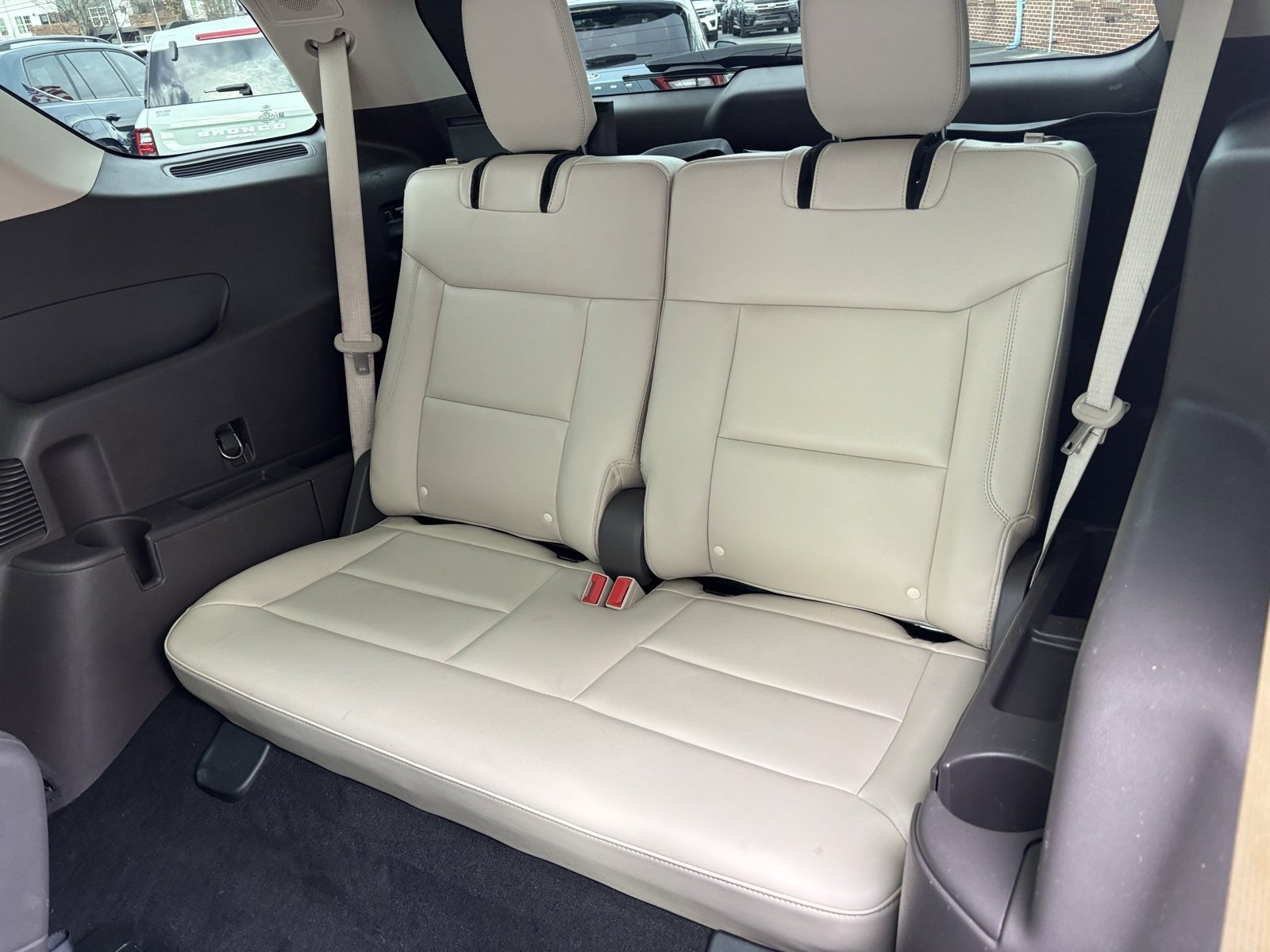 Used 2020 Ford Explorer Platinum w/ Premium Technology Package image 19