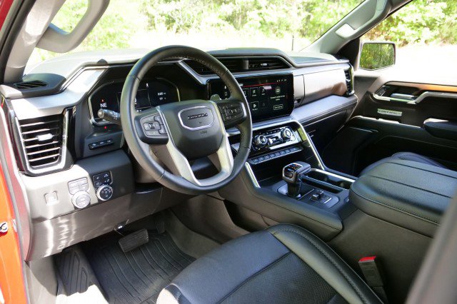 Used 2024 GMC Sierra 1500 Denali w/ Denali Reserve Package image 2