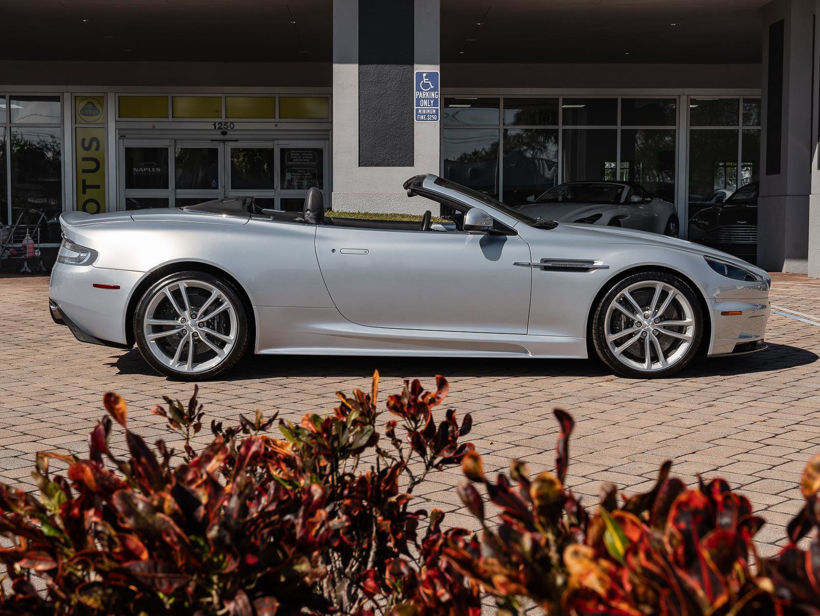 Used 2010 Aston Martin DBS Volante image 38