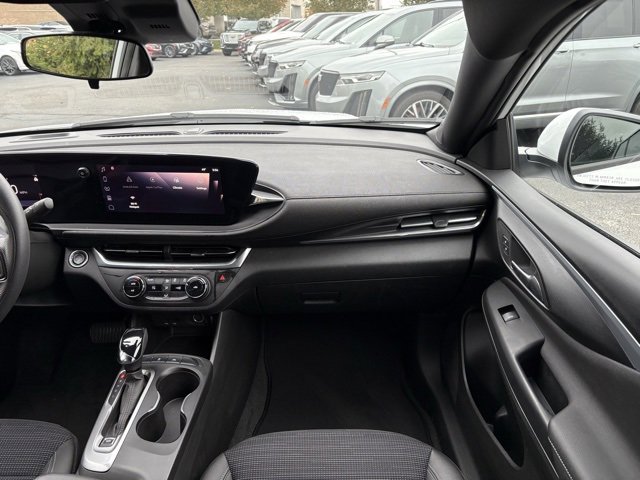 Certified 2024 Buick Envista Preferred image 19