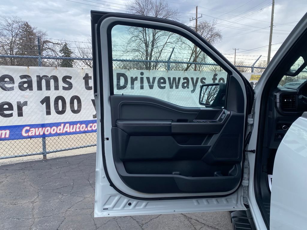 Used 2024 Ford F150 XLT w/ XLT Black Appearance Package AWD/4WD image 13