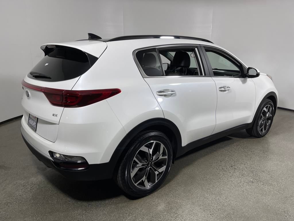 Used 2022 Kia Sportage EX image 3