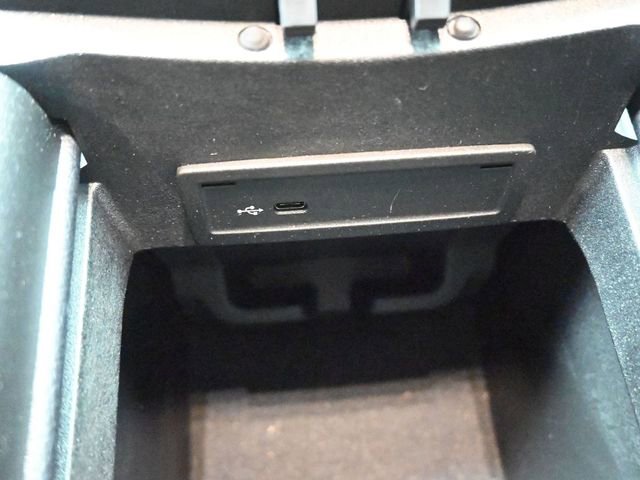 Used 2021 Mercedes-Benz GLE 450 4MATIC image 4