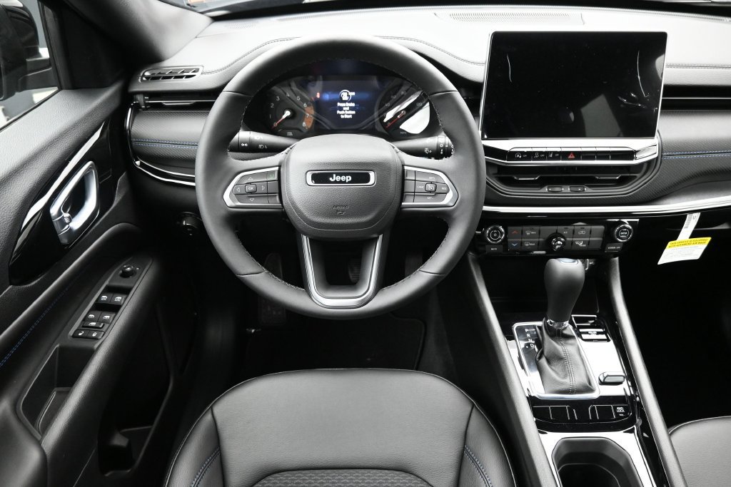New 2026 Jeep Compass Latitude AWD/4WD image 3