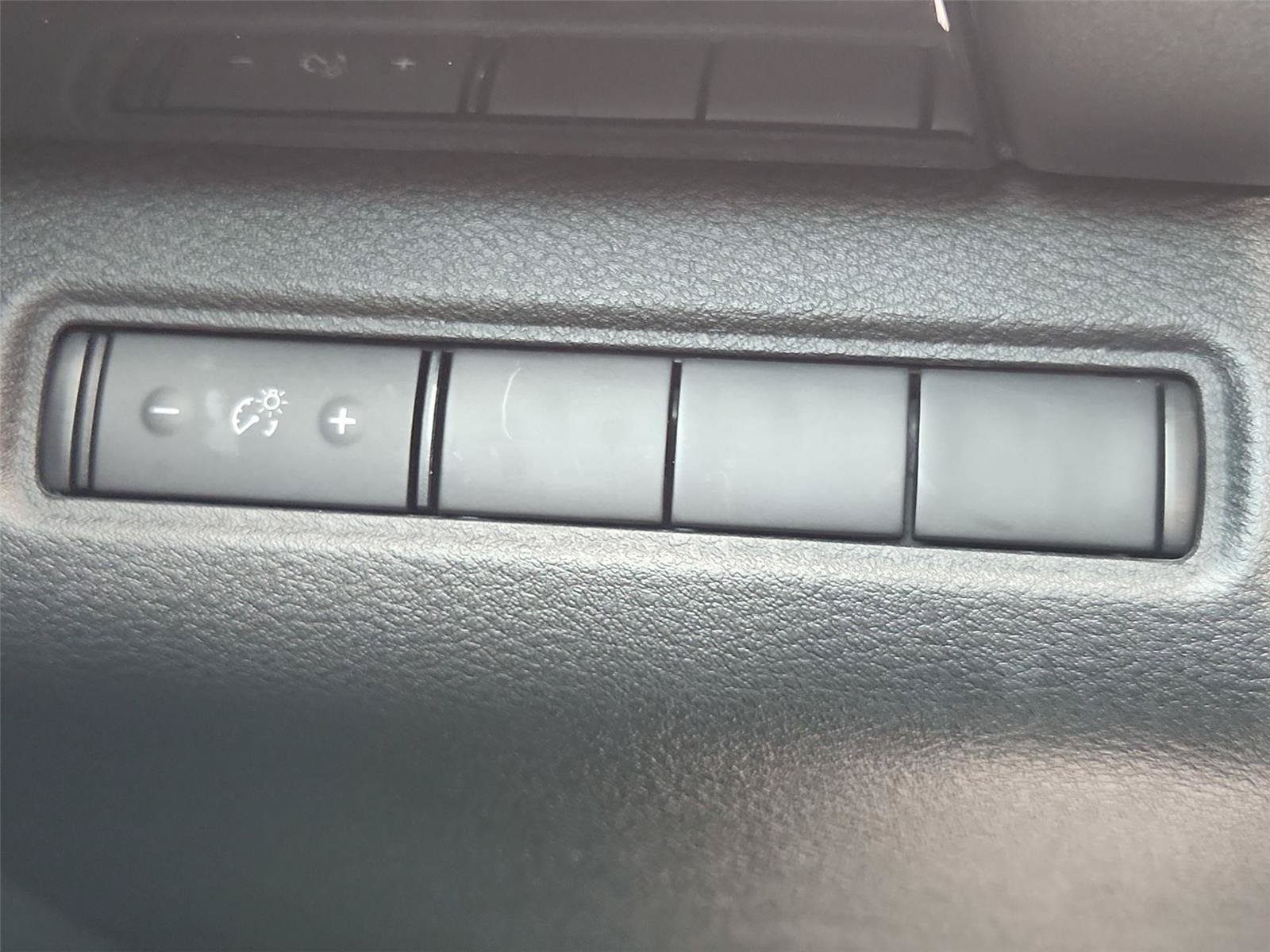 Used 2022 Nissan Pathfinder S FWD image 17
