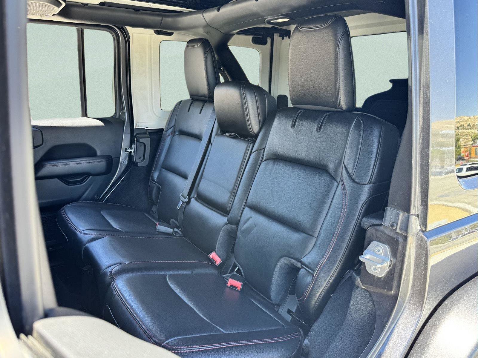 Used 2021 Jeep Wrangler Unlimited Rubicon AWD/4WD image 27