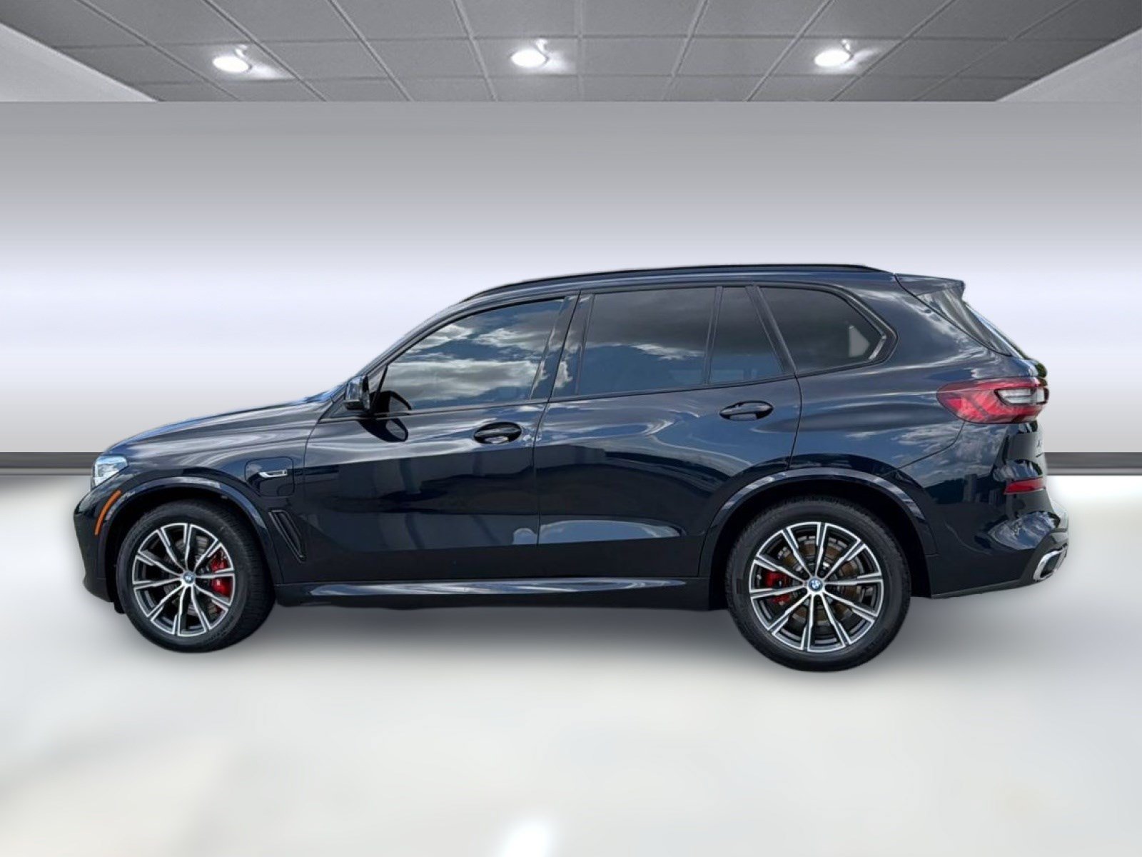 Used 2022 BMW X5 xDrive45e w/ M Sport Package AWD/4WD image 2