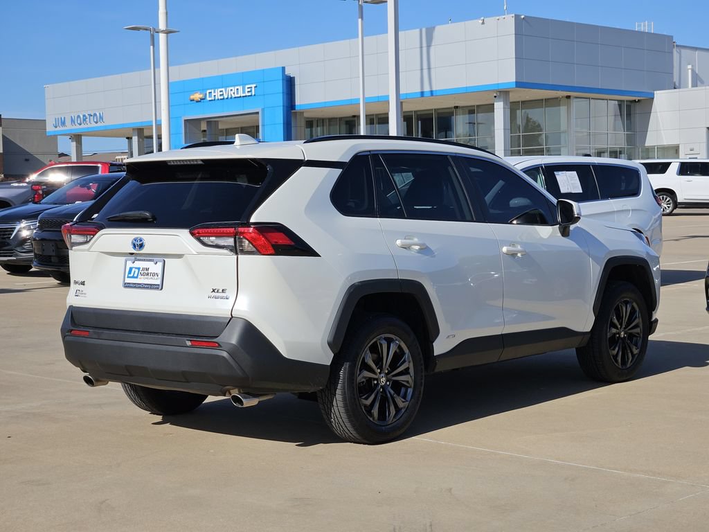 Used 2022 Toyota RAV4 XLE Premium AWD/4WD image 7