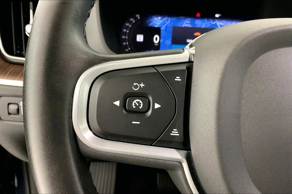 Used 2022 Volvo XC60 T8 Inscription Expression image 11