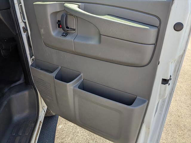 Used 2013 Chevrolet Express 2500 w/ Power Package RWD image 16